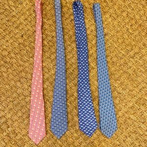 Set of 4 boys vineyard vines ties.